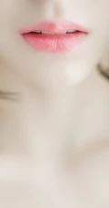 清纯长发可爱女生唯美室内照 时间的旅行滴答滴