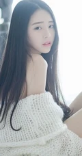 清纯长发可爱女生唯美室内照 时间的旅行滴答滴