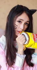喵喵喵，可爱萌萌哒少女扮猫室内日记