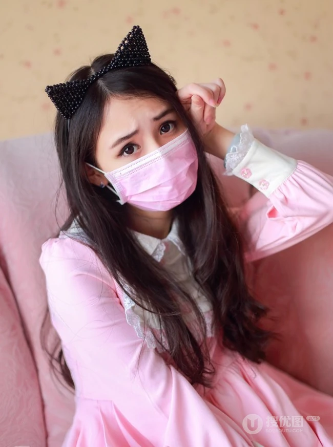 喵喵喵，可爱萌萌哒少女扮猫室内日记