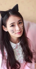 喵喵喵，可爱萌萌哒少女扮猫室内日记