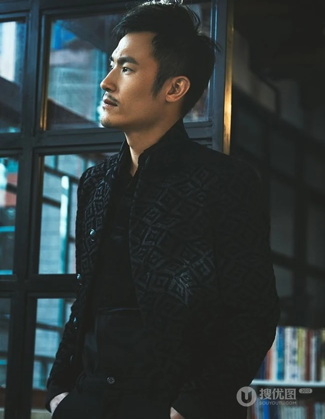 耿乐最新写真图片，悠闲自得轻松自然