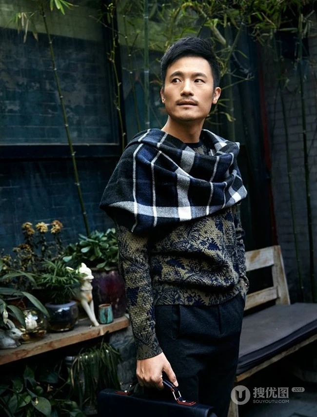 耿乐最新写真图片，悠闲自得轻松自然