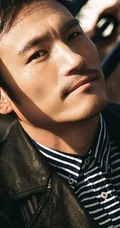 耿乐最新写真图片，悠闲自得轻松自然