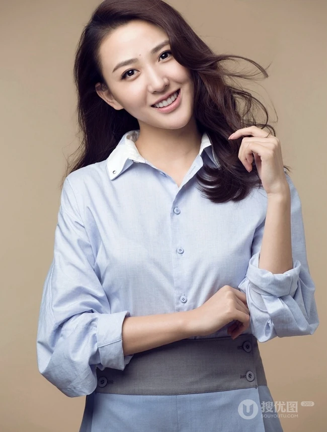青年演员徐小飒写真大片 高颜值女生也爱&ldquo;萌&rdquo;