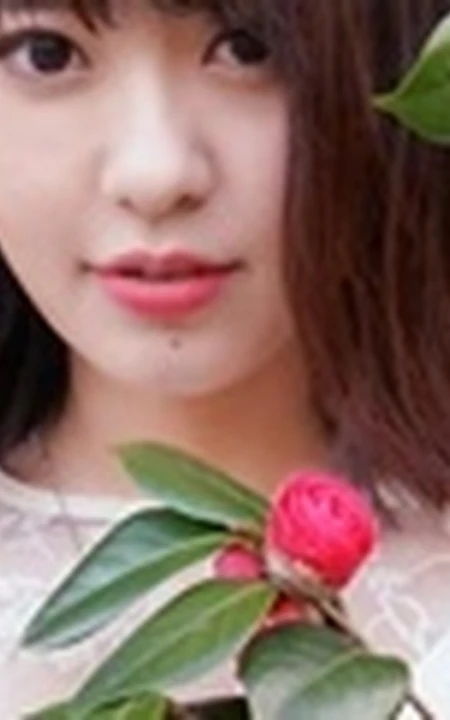 女生孙耀琦曝春日游园写真-阳光明媚，春暖花开