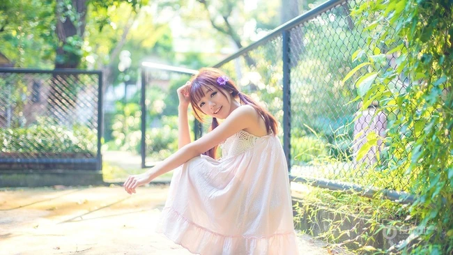 你的美正如你的微笑，公主裙可爱可爱女生户外写真