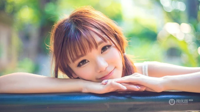 你的美正如你的微笑，公主裙可爱可爱女生户外写真