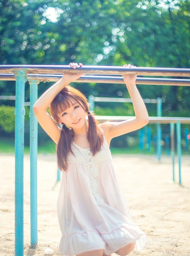 你的美正如你的微笑，公主裙可爱可爱女生户外写真