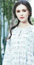 线条感白又长-俄罗斯靓丽可爱少女街拍写真