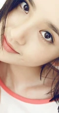 可爱女生唐艺昕浅粉&ldquo;床照&rdquo;，尽显瘦细纤细线条