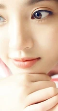 可爱女生唐艺昕浅粉&ldquo;床照&rdquo;，尽显瘦细纤细线条