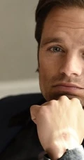 西装帅哥塞巴斯蒂安-斯坦（Sebastian Stan）写真