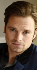 西装帅哥塞巴斯蒂安-斯坦（Sebastian Stan）写真