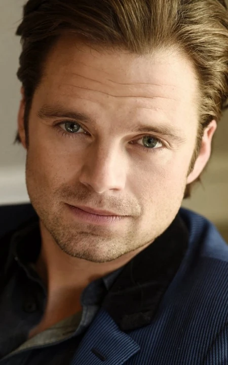 西装帅哥塞巴斯蒂安-斯坦（Sebastian Stan）写真