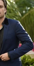 西装帅哥塞巴斯蒂安-斯坦（Sebastian Stan）写真