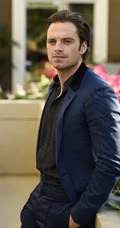 西装帅哥塞巴斯蒂安-斯坦（Sebastian Stan）写真