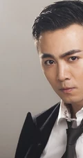 青年演员张天骐时尚休闲装写真图片