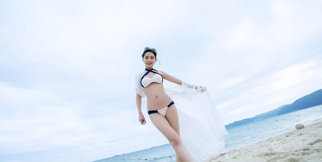 精选嫩模徐妍馨Mandy气质高清三亚旅拍写真