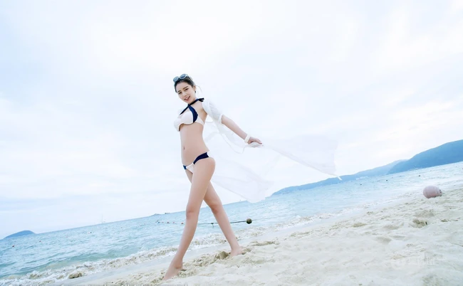 精选嫩模徐妍馨Mandy气质高清三亚旅拍写真