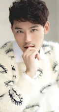 高凯元唯美居家写真，沐浴在阳光下的朦胧暖男