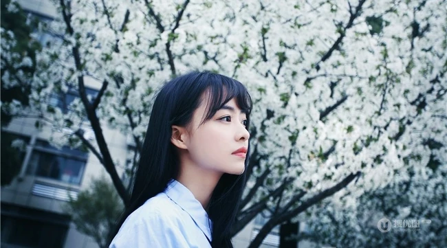 亚洲清新萌妹余心恬着连衣裙初春灵动唯美写真