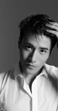 帅哥李晨浩黑白写真大片，大秀肌肉腹肌匀称身形