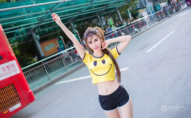 气质大美人李七喜高清家居服室内，街拍写真图集