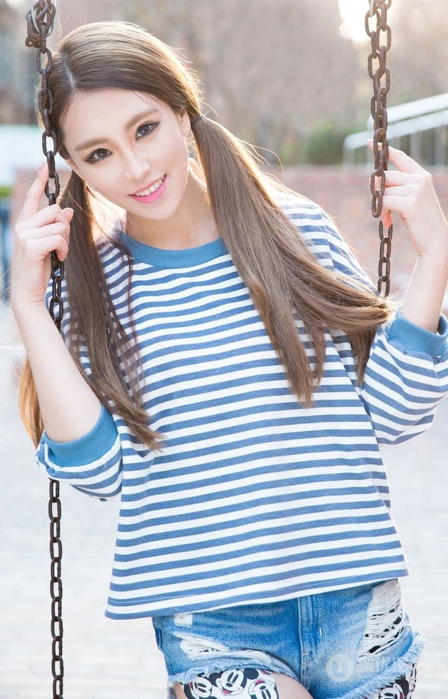 女生模特林宝娜家居写真写真秀，展青春少女气质魅力