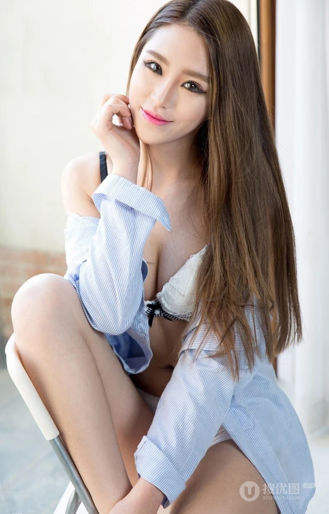 女生模特林宝娜家居写真写真秀，展青春少女气质魅力