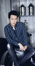 时尚暖男王浩钧写真大片，温暖眼神直照人心