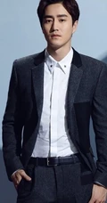 男演员杨玏西装革履写真大片，一展气质型男魅力