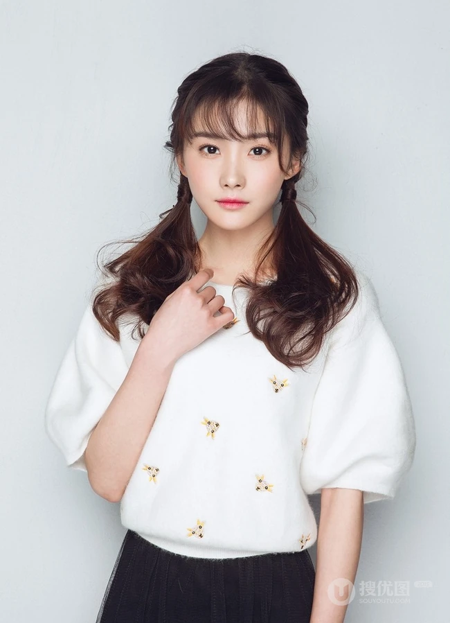 萌系少女王俞清纯写真，可爱傲娇楚楚动人