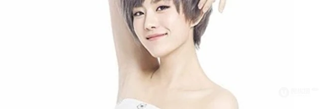 演员牟星纯美写真，清爽短发笑容动人