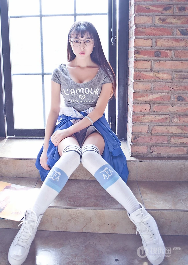 甜美气质女生赵小米Kitty运动装热裤写真美图