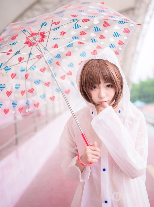 气质短发萌妹家居服街拍美图，天真烂漫浅粉可爱