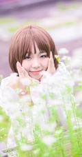 气质短发萌妹家居服街拍美图，天真烂漫浅粉可爱