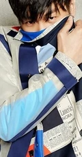 张若昀休闲装扮拍写真，阳光帅气尽显型男气质