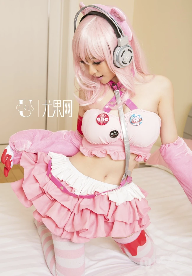 女生嫩模梓喵气质cos美图，各种可爱装扮齐上阵