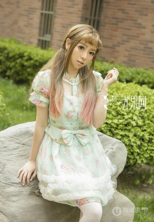 女生嫩模梓喵气质cos美图，各种可爱装扮齐上阵