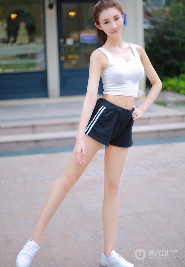 高颜值亚洲少女 校花林沁园紧身热裤校园随拍美图