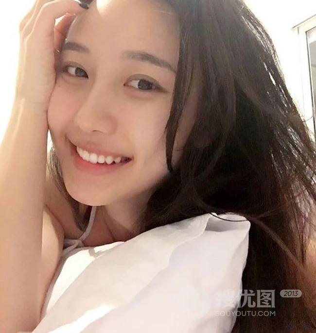 泰国萌妹May Sitapha可爱室内写真、自拍、生活照图片