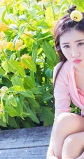 清纯女生程小烦不烦夏日旅拍写真，长发飘逸浅粉秀丽