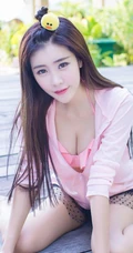 清纯女生程小烦不烦夏日旅拍写真，长发飘逸浅粉秀丽