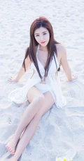 清纯女生程小烦不烦夏日旅拍写真，长发飘逸浅粉秀丽