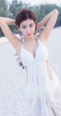 清纯女生程小烦不烦夏日旅拍写真，长发飘逸浅粉秀丽
