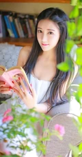 清纯长发少女可爱甜美写真，悠闲生活浪漫随心