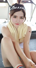 热裤女生徐cake健身房写真，展徐cake活力运动的一面