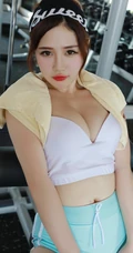 热裤女生徐cake健身房写真，展徐cake活力运动的一面