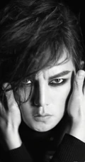 &ldquo;一剪梅&rdquo;尹正时尚另类黑白烟熏妆写真大片